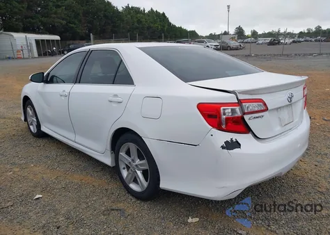 2013 Toyota Camry Se z USA, uszkodzony, nr VIN 4T1BF1FK4DU705657